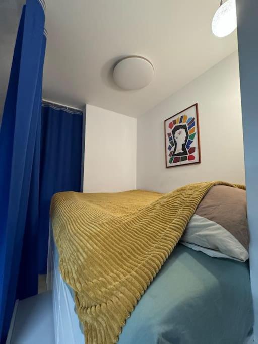 Old Town Praga-smart Home, Garage Warsaw